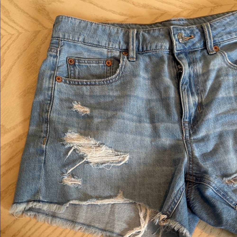 Distressed Denim Women Shorts 💜✝️ - Picture 4 of 8
